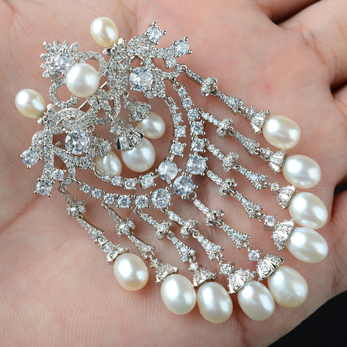 #17 Pearls brooch