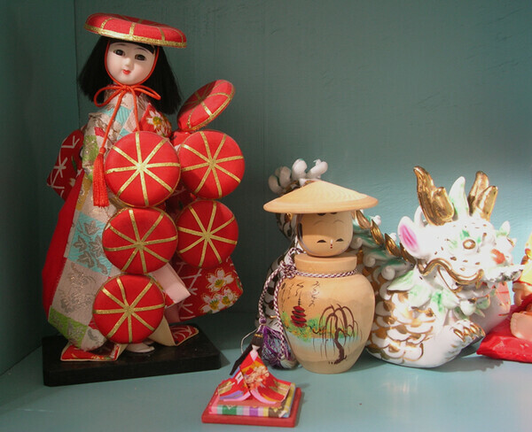 antique oriental dolls